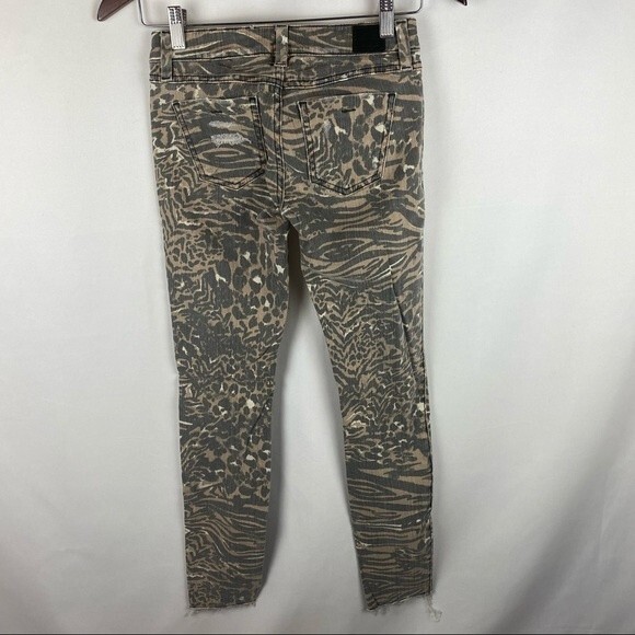 Guess Leopard Pants - Picture 2 of 14